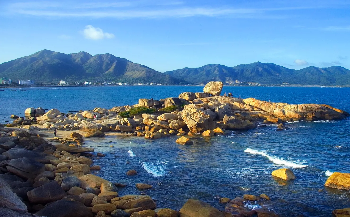 hòn chồng nha trang