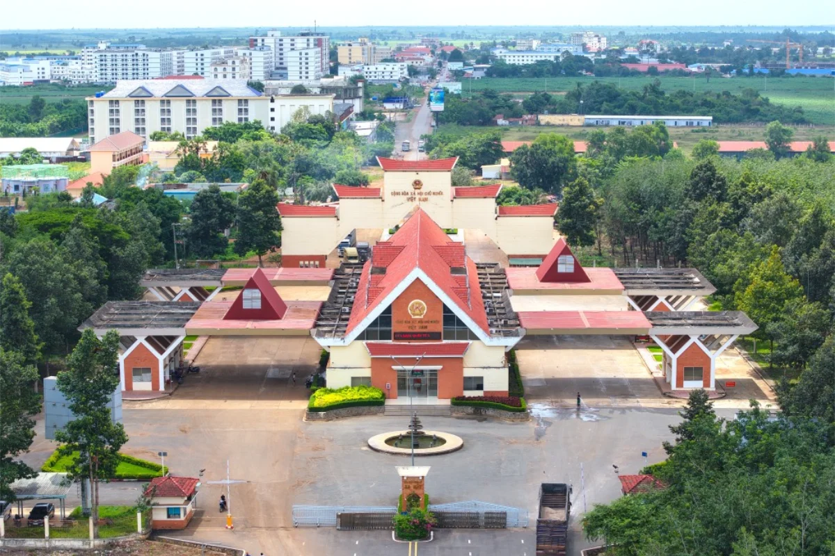 cua khau xa mat tay ninh