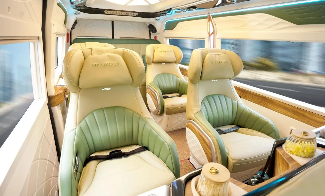 cho thue xe limousine 9 cho tphcm sai gon