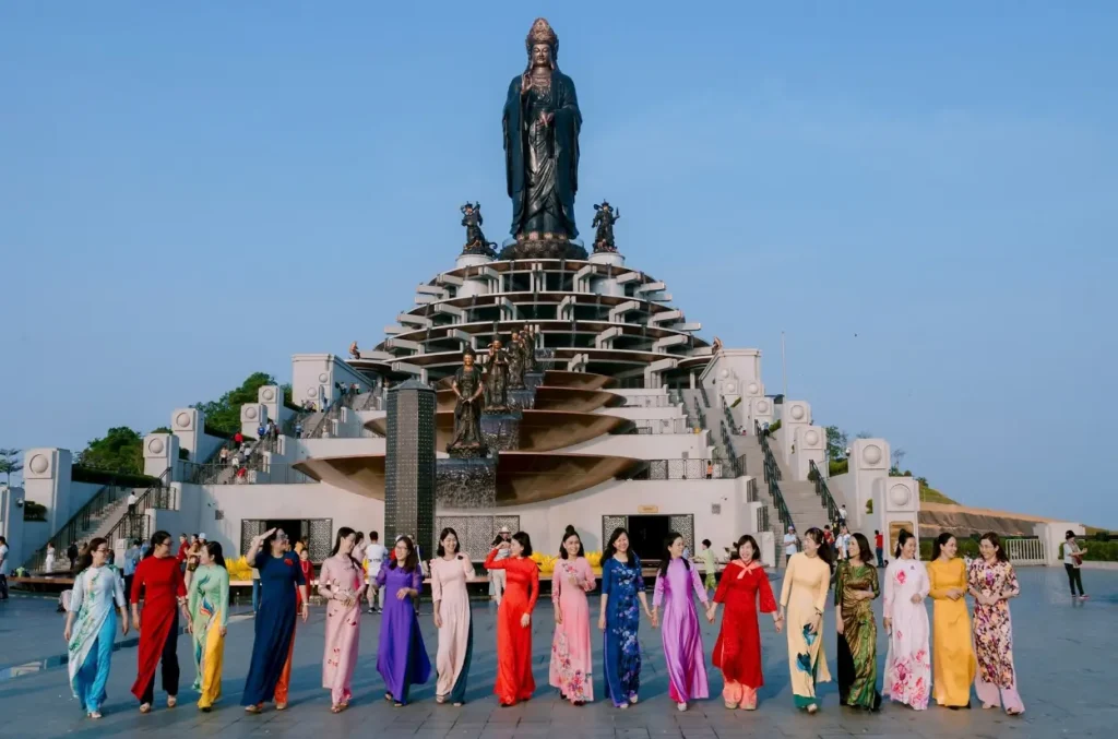 du lich hanh huong nui ba den tay ninh