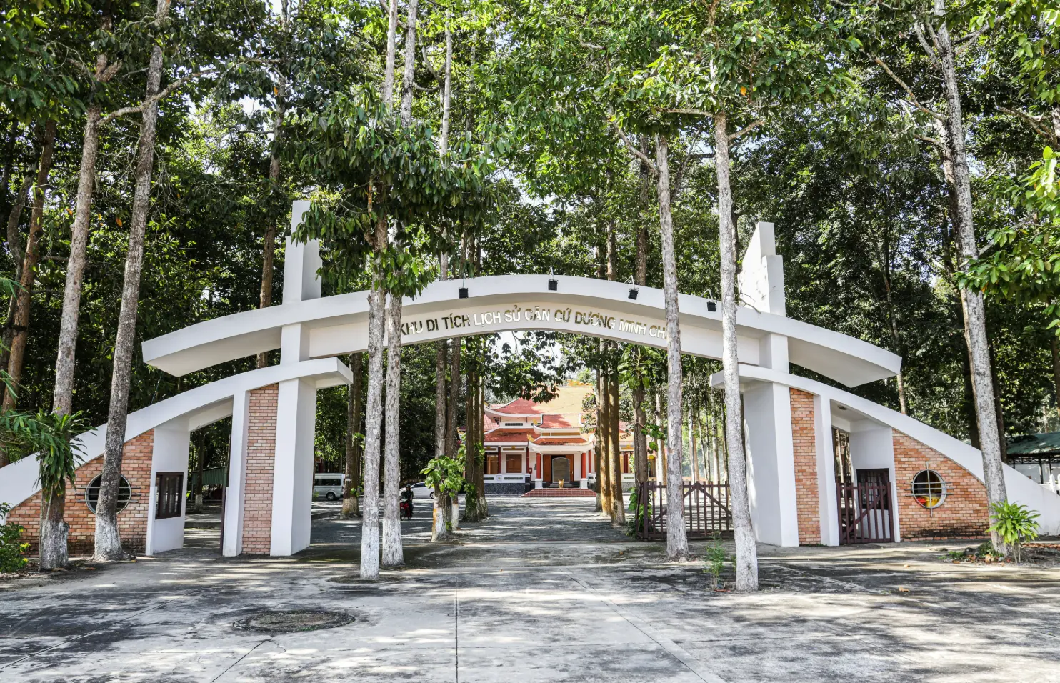 khu di tích lịch sử căn cứ dương minh châu